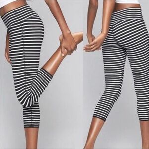 Athleta Black And White Striped Capri Leggings - XS